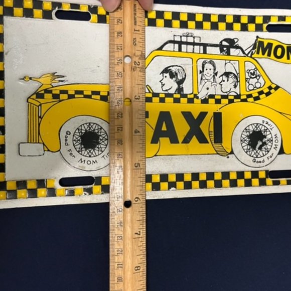 VTG 1980 Mom's Aluminum Taxi License Fashion Novelty Car Tag Plate 6"x12" - Picture 5 of 8